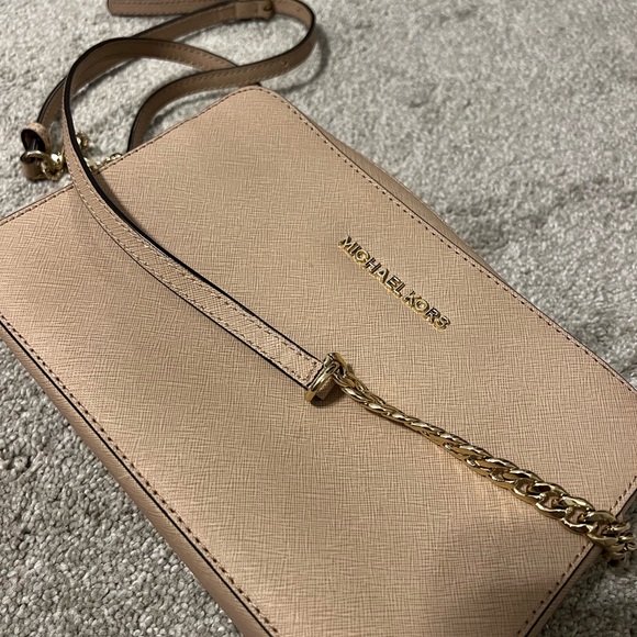 MK JET SET LG EW CROSSBODY IN SOFT PINK 💕 - Picture 3 of 7